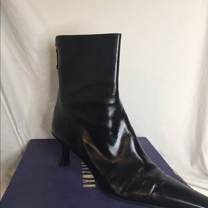 Stuart Weizmann short black boots Size 10 AAAA